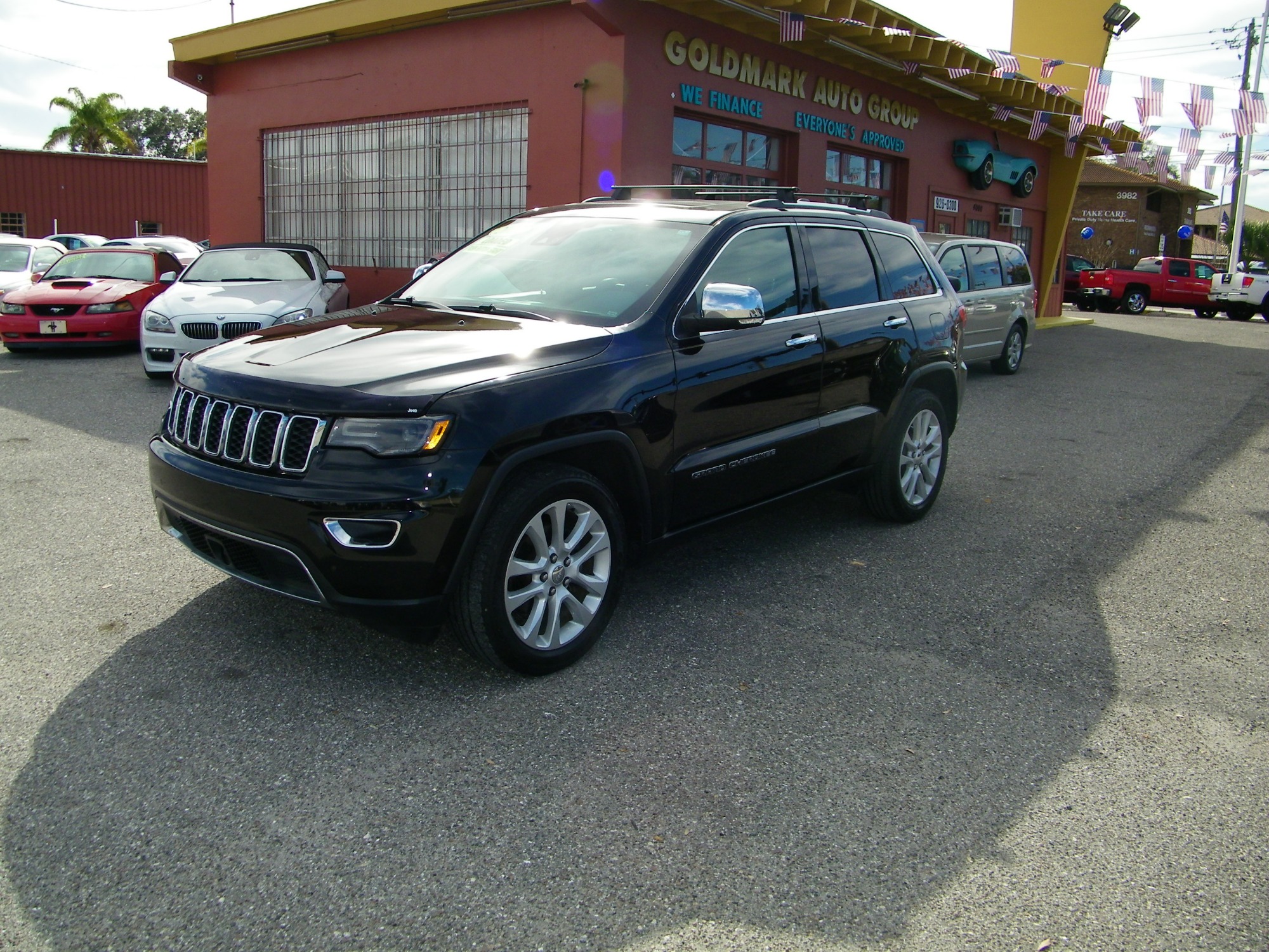 photo of 2017 Jeep Grand Cherokee Limited 2WD